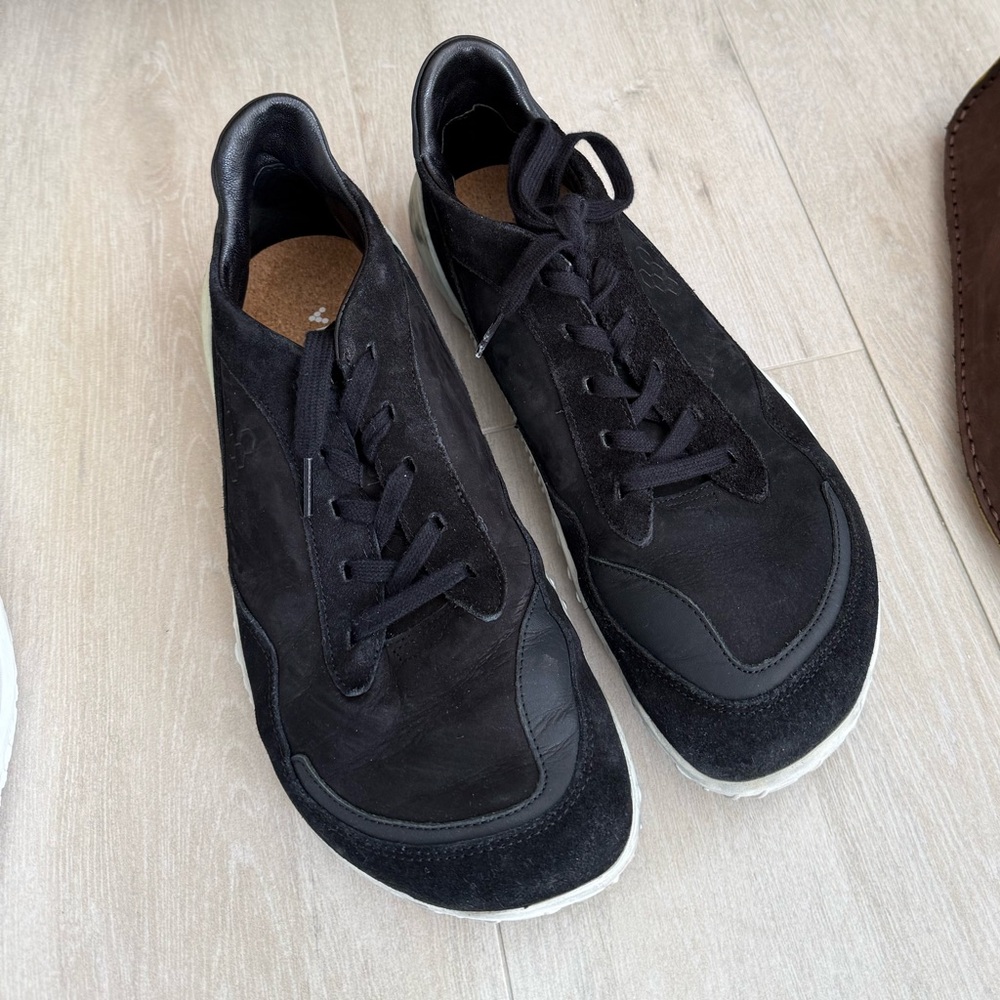 Black men’s vivo barefoot sneaker shoe